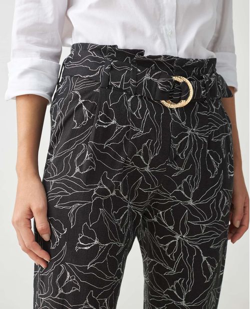 Pantalón para mujer negro con cinturón y flores estampadas