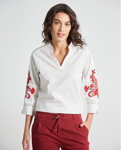 Camisa 100% algodón con bordado en las mangas para mujer