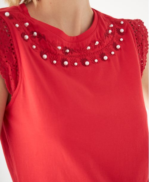 Camiseta con perlas decorativas para mujer