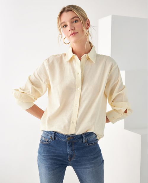 Camisa con ruedo curvo para mujer