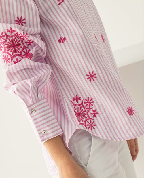 Camisa con diseño de rayas para mujer