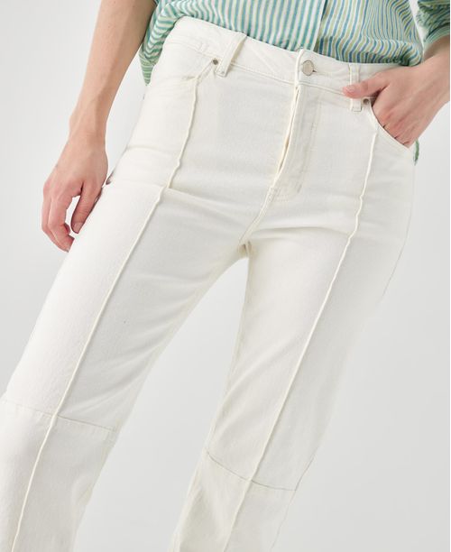 Jean Straight con ajuste de botones para mujer