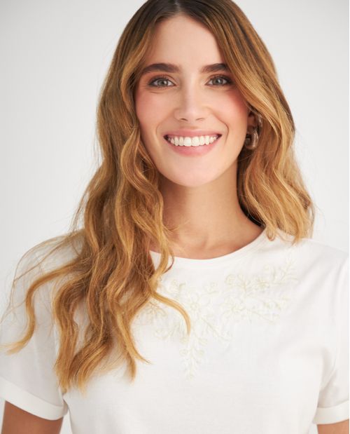 Camiseta con diseño bordado en frente para mujer
