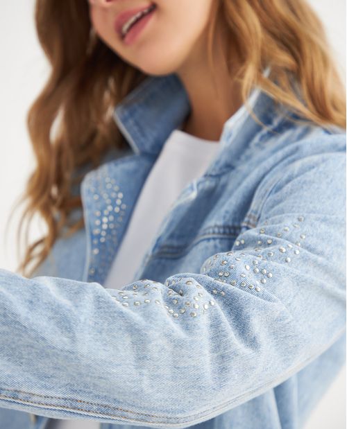 Chaqueta en denim tono medio para mujer