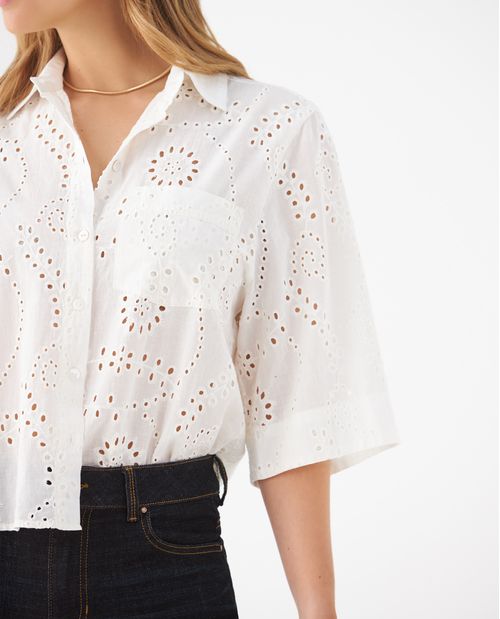 Camisa con flores desagujadas para mujer