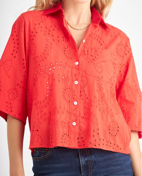 Camisa con flores desagujadas para mujer
