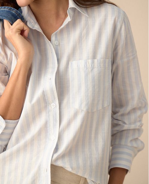 Camisa con bolsillos de parche para mujer