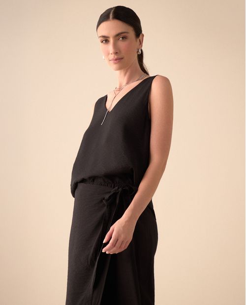 Camisa con escote en V para mujer