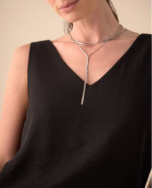 Camisa con escote en V para mujer