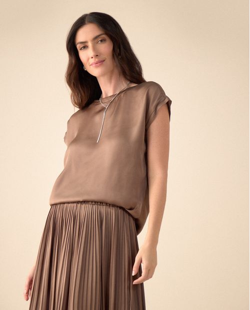 Camisa en tela brillante tipo satín para mujer