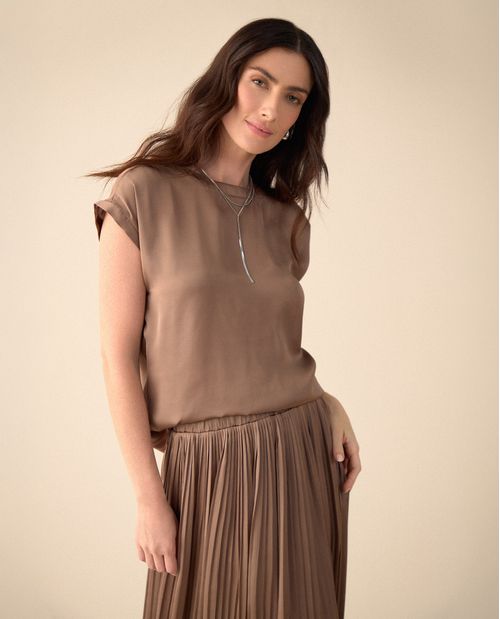 Camisa en tela brillante tipo satín para mujer