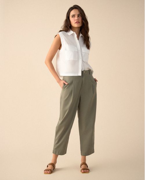 Pantalón clásico con bolsillos de ribete para mujer