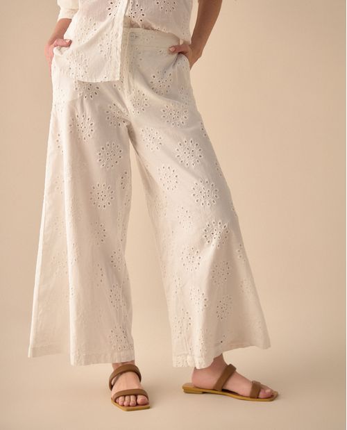 Pantalón en ojalillo para mujer