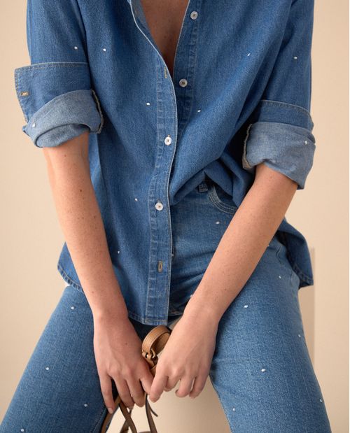 Camisa en denim liviano para mujer