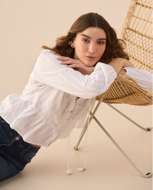 Camisa con escote en V para mujer