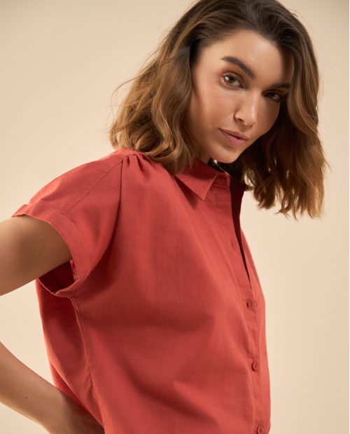 Camisa de cuello clásico para mujer