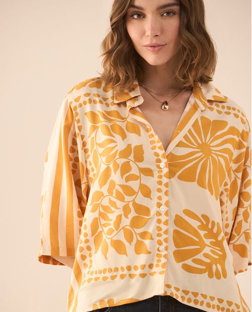 Camisa con estampado de flores para mujer
