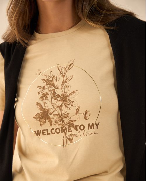 Camiseta básica con estampado en frente para mujer