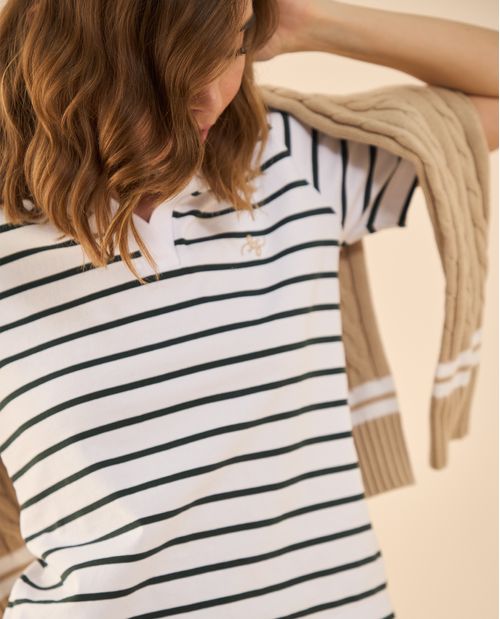 Camiseta con escote en V para mujer