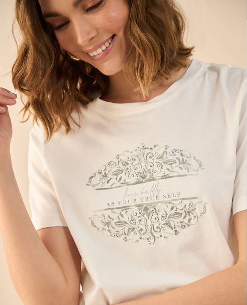 Camiseta estampada con apliques para mujer