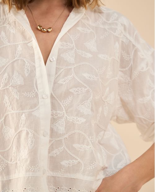 Camisa con flores bordadas a tono para mujer