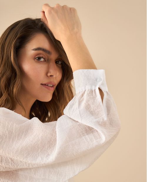 Camisa manga larga de tela fluida para mujer