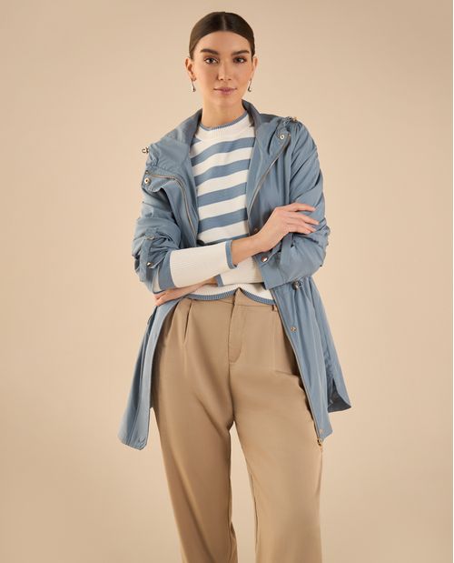 Chaqueta tipo impermeable con capucha para mujer