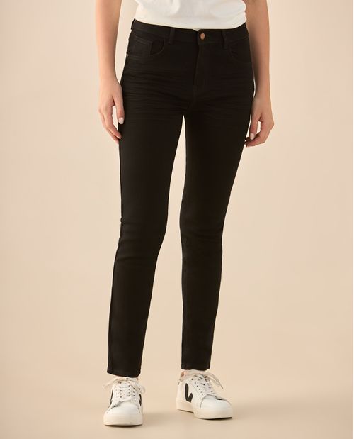 Jean en black denim para mujer