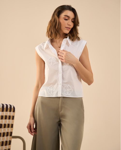 Camisa con flores bordadas a tono para mujer