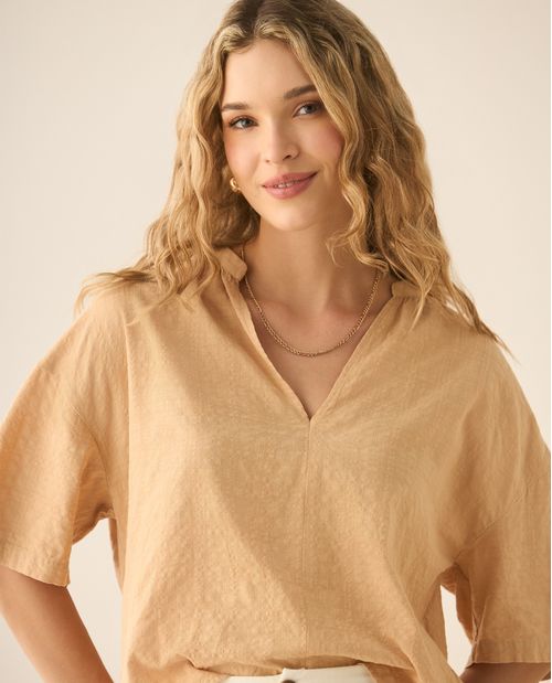 Camisa con escote en V para mujer