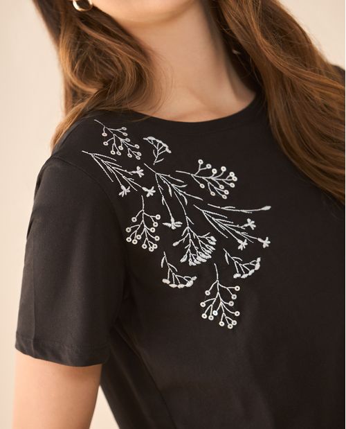 Camiseta manga corta con apliques de flores para mujer