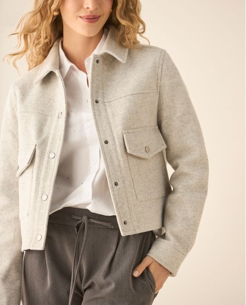 Chaqueta clásica de textura suave para mujer