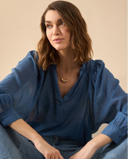 Camisa manga larga de tela fluida para mujer