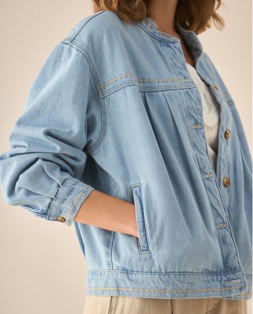 Chaqueta en denim con mini bordados para mujer