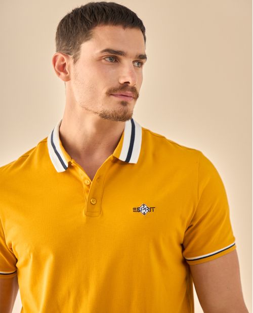 Polo con Ribetes Contrastantes