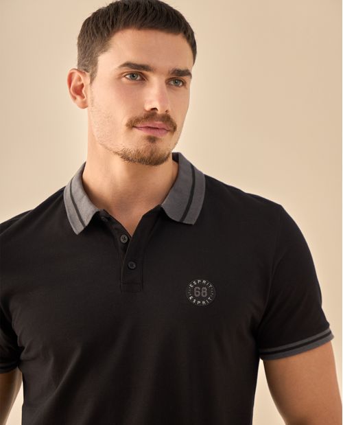 Polo con Ribetes Contrastantes