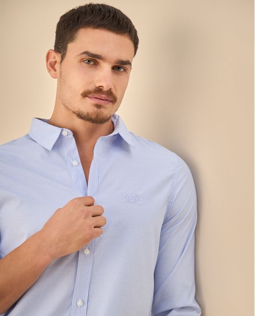 Camisa Clásica con Logo Bordado