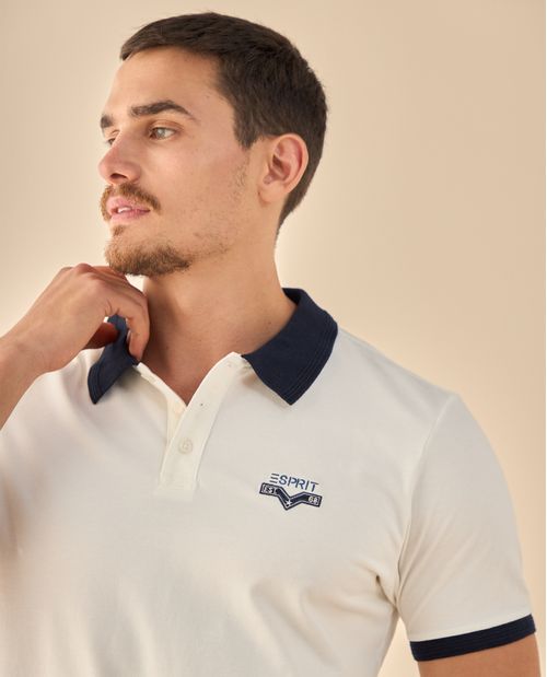 Polo con Cuello Contrastante