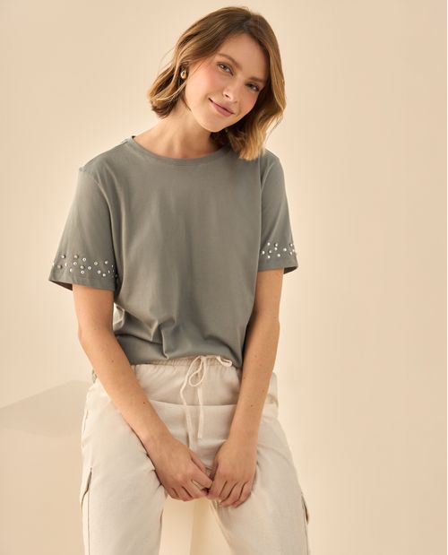 Camiseta con Aplicaciones Metálicas