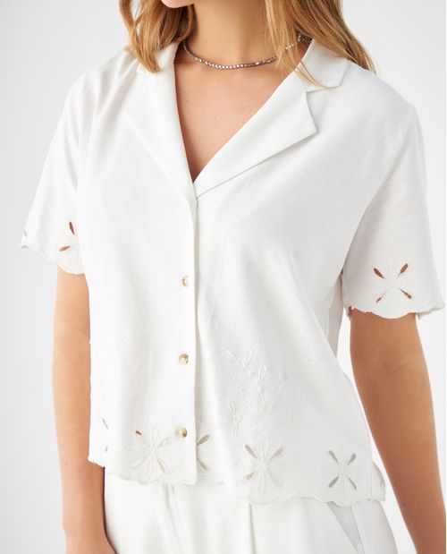 Camisa con terminaciones ondeadas para mujer
