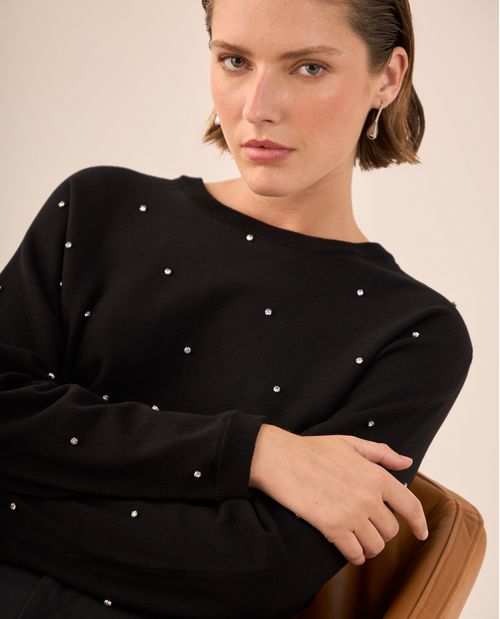 Suéter Negro con Aplicaciones Metálicas