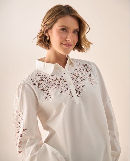 Camisa Blanca con Bordados Calados Artesanales