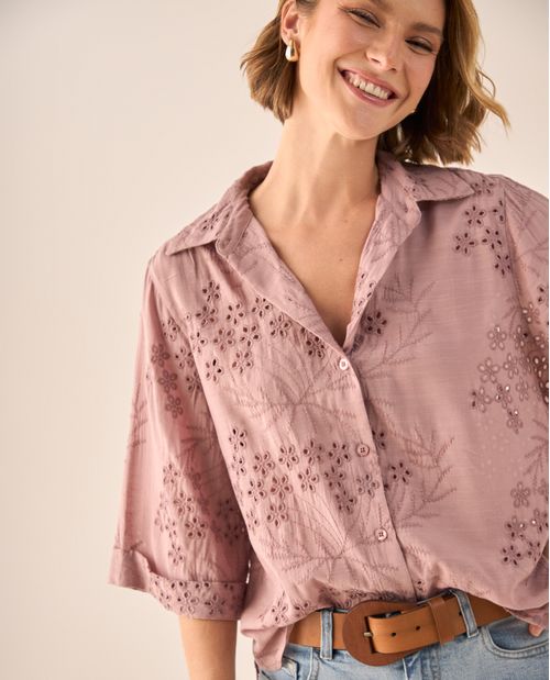 Camisa Verde con Bordados Calados Florales