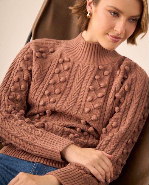 Suéter Café con Pompones y Trenzas Tejidas