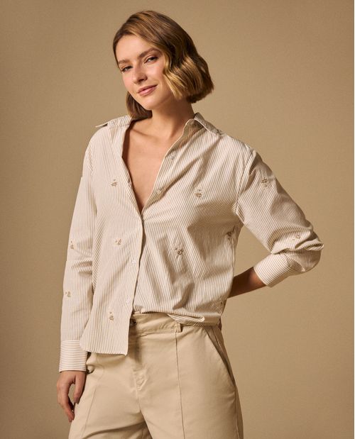 Camisa Rosa con Bordados Dorados