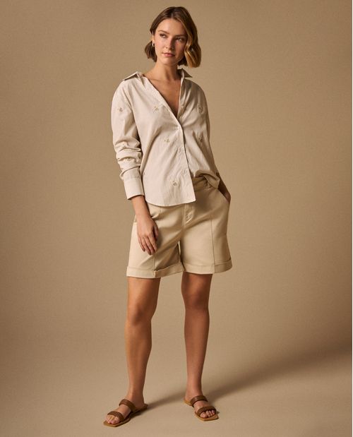 Short Bermuda Beige con Dobladillo Premium