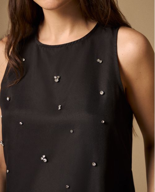 Blusa Negra con Aplicaciones Brillantes