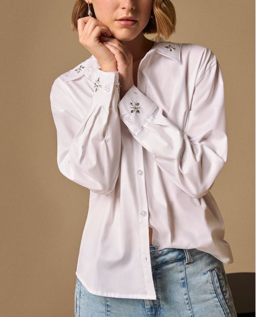 Camisa con Bordados Florales