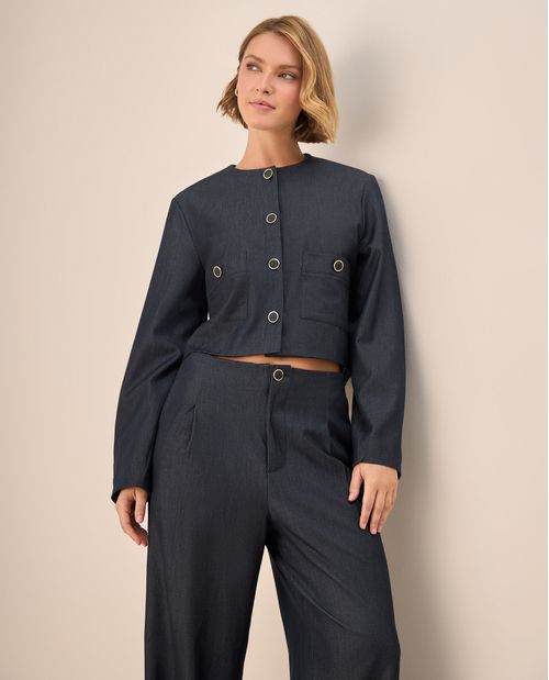 Chaqueta Cropped con Detalles Dorados