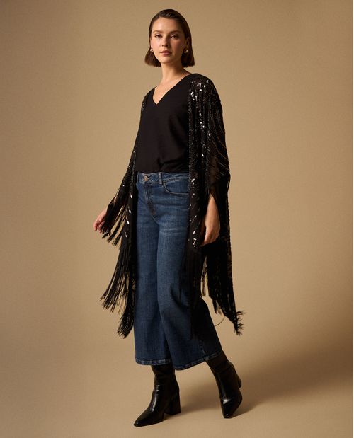Capa Bordada con Flecos y Lentejuelas